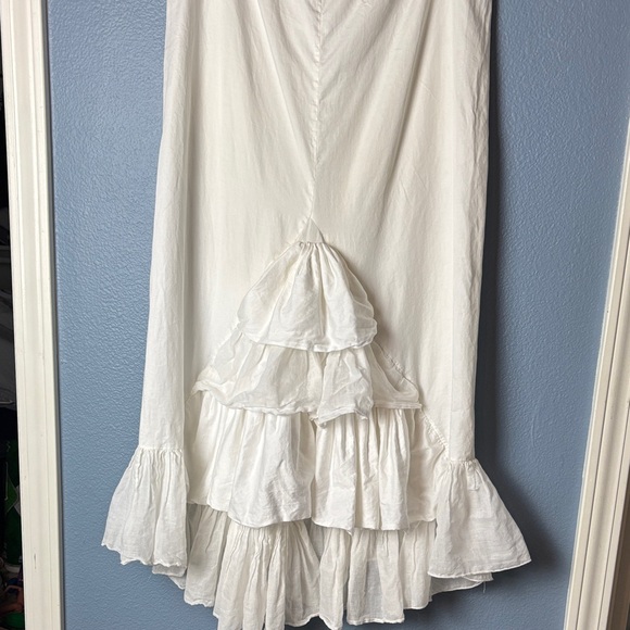 CULLINANE Dresses & Skirts - Vintage Bustle Style White Ruffled Skirt